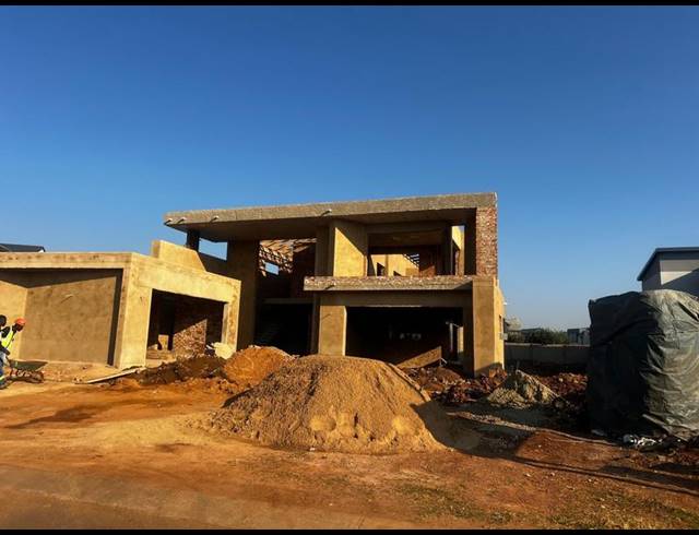 5 BEDROOM HOUSE FOR SALE IN MIDSTREAM HEIGHTS